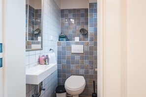 Bathroom - Vrbo Property (Zingst)