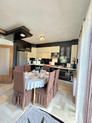 Dining - Holiday Home Rocca with pool (Vrgorac)