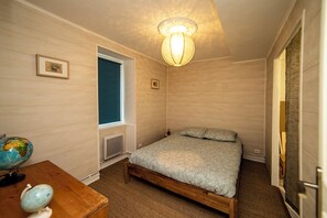 4 chambres, fer et planche à repasser, lit parapluie, Wi-Fi gratuit