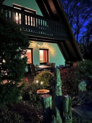 Outdoor dining - Vrbo Property (Marlow)