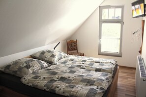 Room - Vrbo Property (Marlow)