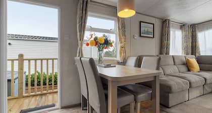 Woodleigh Country Lodge - Short Stays UK