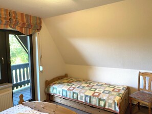 Room - Vrbo Property (Marlow)