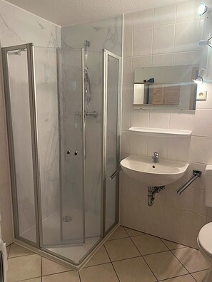 Bathroom - Vrbo Property (Marlow)