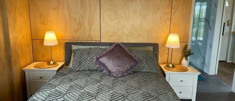 1 habitación, wifi y ropa de cama