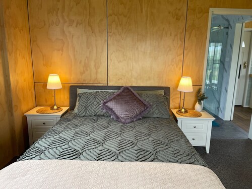 Farmstay cottage on picturesque farmland.15 minutes from Goulburn