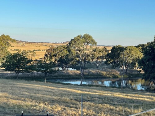 Farmstay cottage on picturesque farmland.15 minutes from Goulburn
