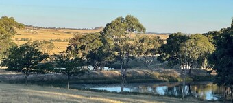 Farmstay cottage on picturesque farmland.15 minutes from Goulburn