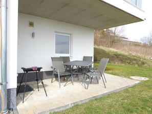 Outdoor dining - Vrbo Property (Winterberg)