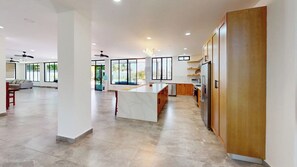 Interior - Charming Beachfront 6-bedroom villa with AC in Playa San Marcelino (Playa san marcelino)