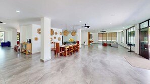 Interior - Charming Beachfront 6-bedroom villa with AC in Playa San Marcelino (Playa san marcelino)