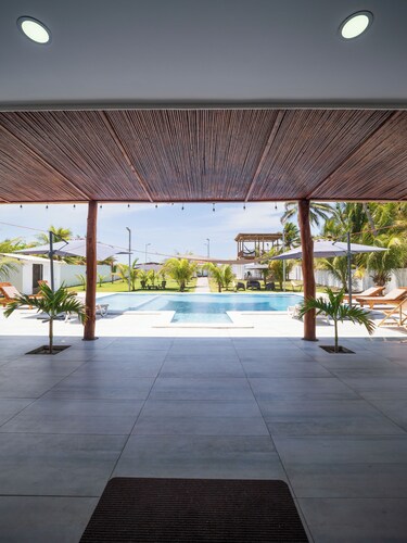 Beachfront Private Villa+pool+Gazebo+BBQ+6Bedrooms+7Bathrooms