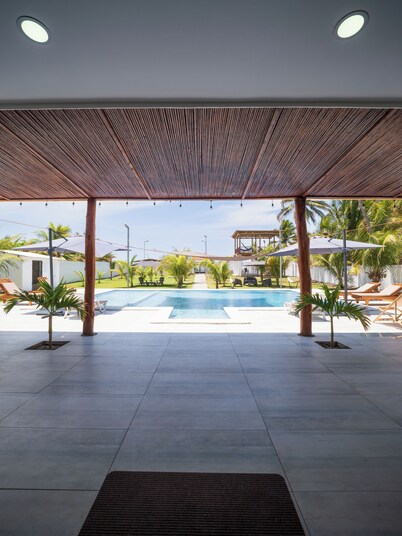 Beachfront Private Villa+pool+Gazebo+BBQ+6Bedrooms+7Bathrooms