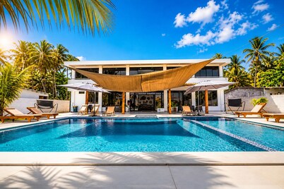 Beachfront Private Villa+pool+Gazebo+BBQ+6Bedrooms+7Bathrooms