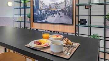 Petit déjeuner buffet servi tous les jours en supplément
