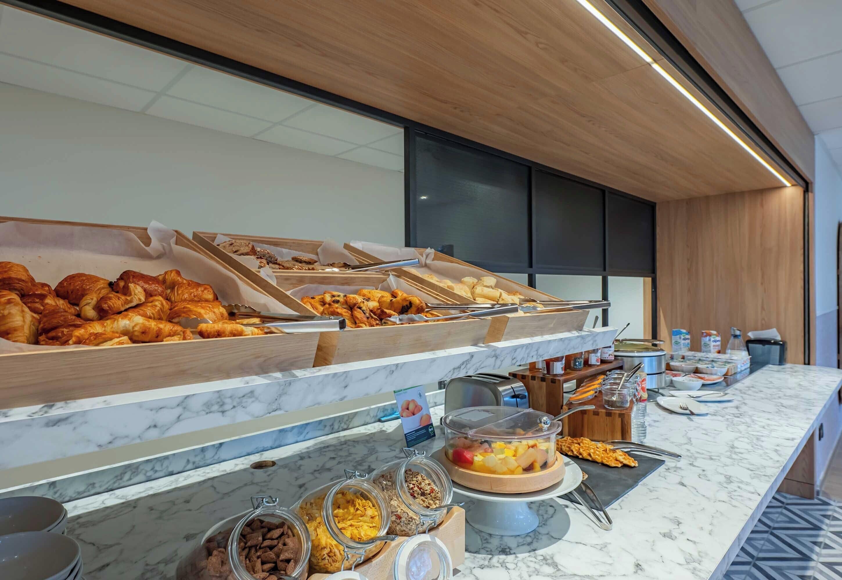 Desayuno buffet todos los días (con cargo)