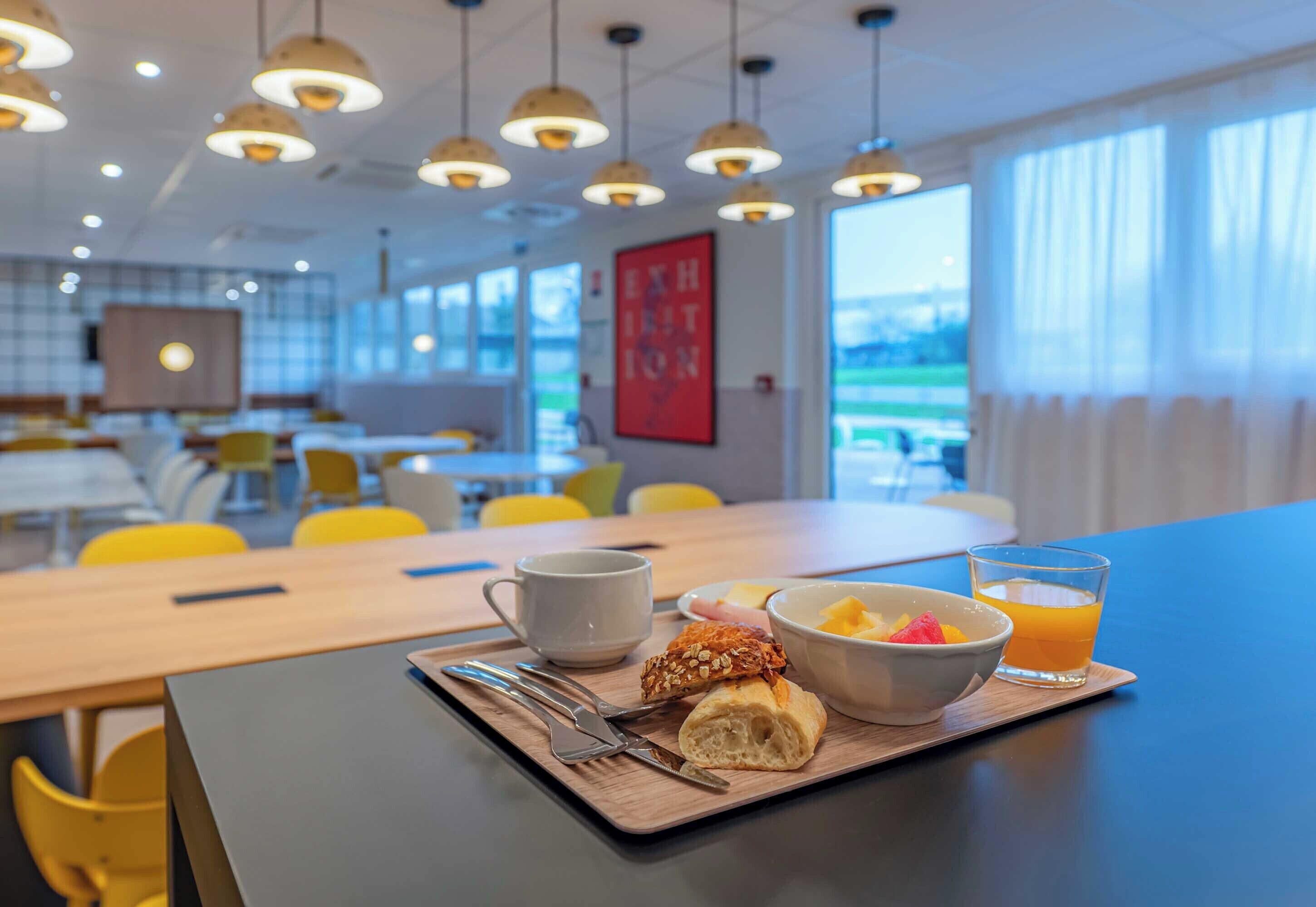 Petit déjeuner buffet servi tous les jours en supplément