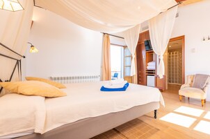 Quarto casal superior, na torre | Acesso para cadeiras de rodas