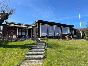 Exterior - fewo1846 - StrandNest - House with view of the fjord, fireplace, sauna and 3 bed (Glücksburg)