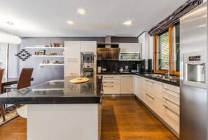 Private kitchen - Tranquility Villa with Pool | Private Garden & BBQ by PikHost (Tiranë)