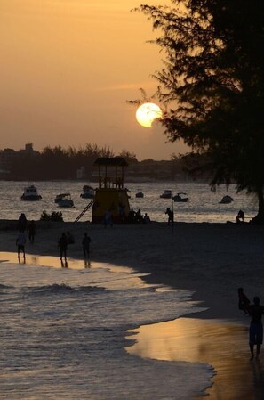 Beach - Little Arches Boutique Hotel Barbados (Oistins)