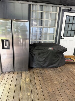 Interior - Cozy 1-bedroom cabin close to Lake Sam Rayburn.  (Bronson)