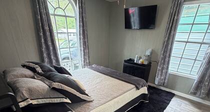 Cozy 1-bedroom cabin close to Lake Sam Rayburn.