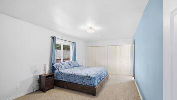 3 bedrooms, iron/ironing board, travel cot, free WiFi