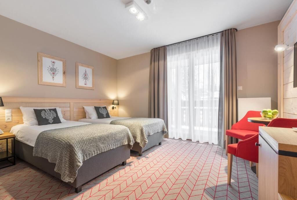 Classic-værelse med dobbeltseng eller 2 enkeltsenge - balkon - udsigt til have