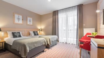 Kamar Double atau Twin Klasik, balkon, pemandangan kebun