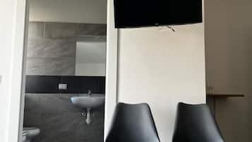 Suite, Balcony, Mountain View | Interior