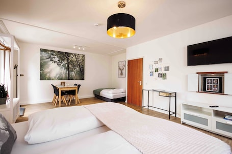 1 bedroom, desk, travel cot, free WiFi. Vacation apartment Schwarzwaldnest 1 - central, accessible and quiet