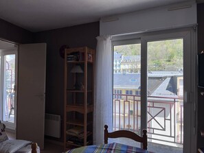 Interior - Quiet apartment with parking in the center of Cauterets (Cauterets)