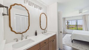 Bathroom - Bay Breeze 8988–Golf Cart–Sleeps 6 (Miramar Beach)