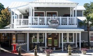 Exterior - Bay Breeze 8988-Bay Views-Sleeps 6 (Miramar Beach)