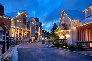 Exterior - Bay Breeze 8988-Bay Views-Sleeps 6 (Miramar Beach)