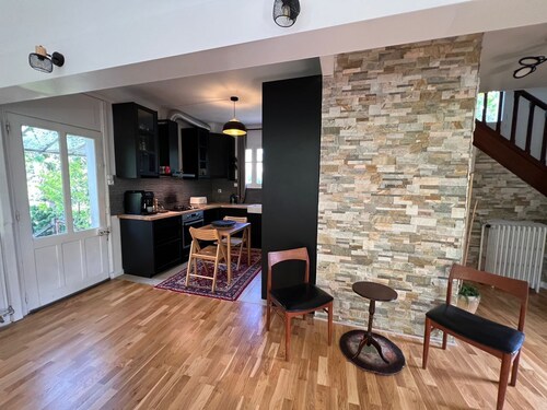 Peaceful Stay in Central Auxerre