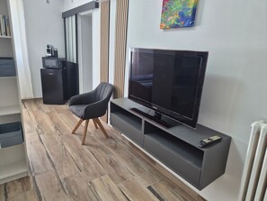 Interior - New Studio at the Gateway to the Alpilles with Pool and Large Garden (Noves)