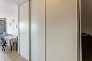 Dining - Cozy Studio in the Heart of Avignon (Avignon)