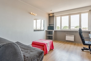 Iron/ironing board, WiFi, bed sheets - Cozy Studio in the Heart of Avignon (Avignon)
