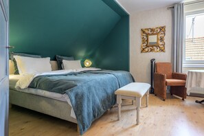 1 bedroom, WiFi, bed sheets - Guest Room 'Chambre Marguerite' with Shared Pool, Terrace and Wi-Fi (Sélestat)
