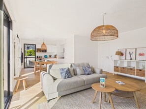 TV - Apartment for 4, terrace, 200 m from the port (Pléneuf-Val-André)