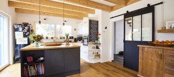 NEW – Unique Hamburg Holiday Home with Garden, Pool, BBQ & Wi-Fi