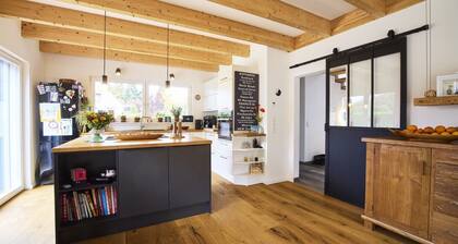 NEW – Unique Wooden House in Hamburg with Garden, Pool, BBQ & Wi-Fi