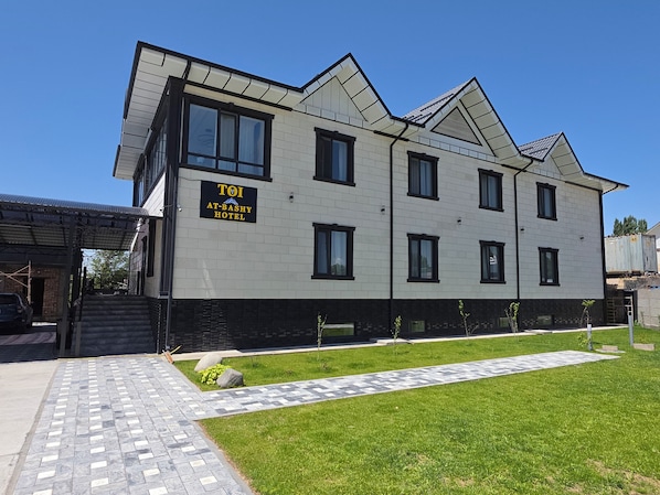 Exterior - Toi At-Bashy hotel (At-Bashy)