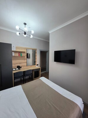 Standard Double Room, Private Bathroom | Desk, laptop workspace, blackout curtains, soundproofing - Toi At-Bashy hotel (At-Bashy)