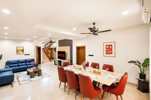 ELIVAAS Valiyaveetil Mansion 5 BHK