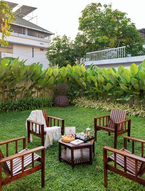 Property grounds - ELIVAAS Valiyaveetil Mansion 5 BHK (Kanayannur)