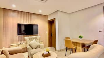 Double or Twin Room, Balcony | Living area