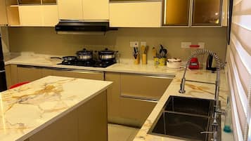 Appartamento familiare, balcone, vista piscina | Cucina privata